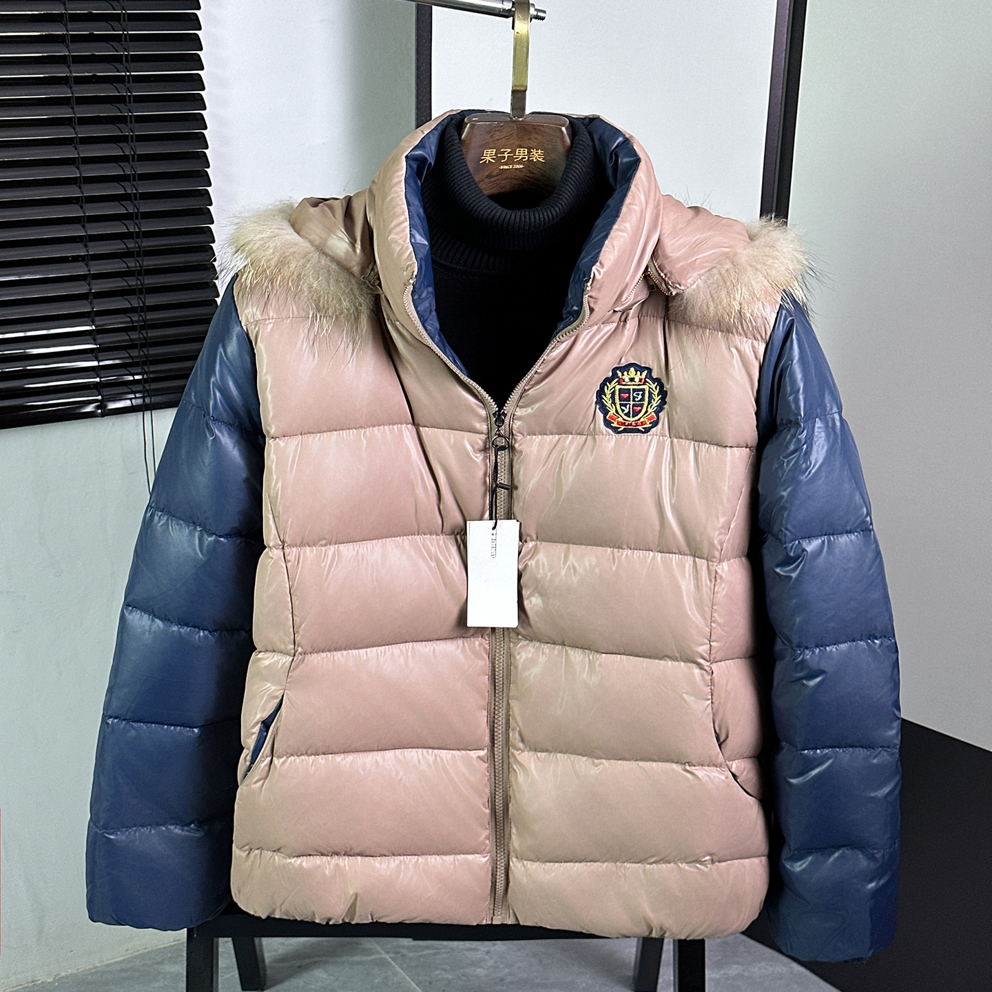 厂家清仓没有多少件短款羽绒服