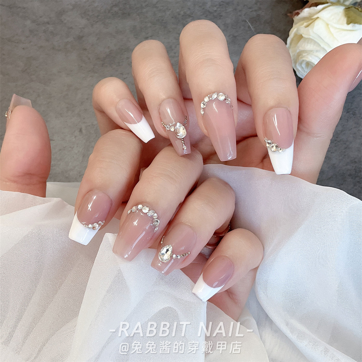 【碎钻法式】白色气质温柔高级显白裸色钻石法式·纯手工穿戴甲,彩妆/香水/美妆工具,穿戴甲/甲片,淘宝优惠券,粉丝福利购,淘宝优惠卷