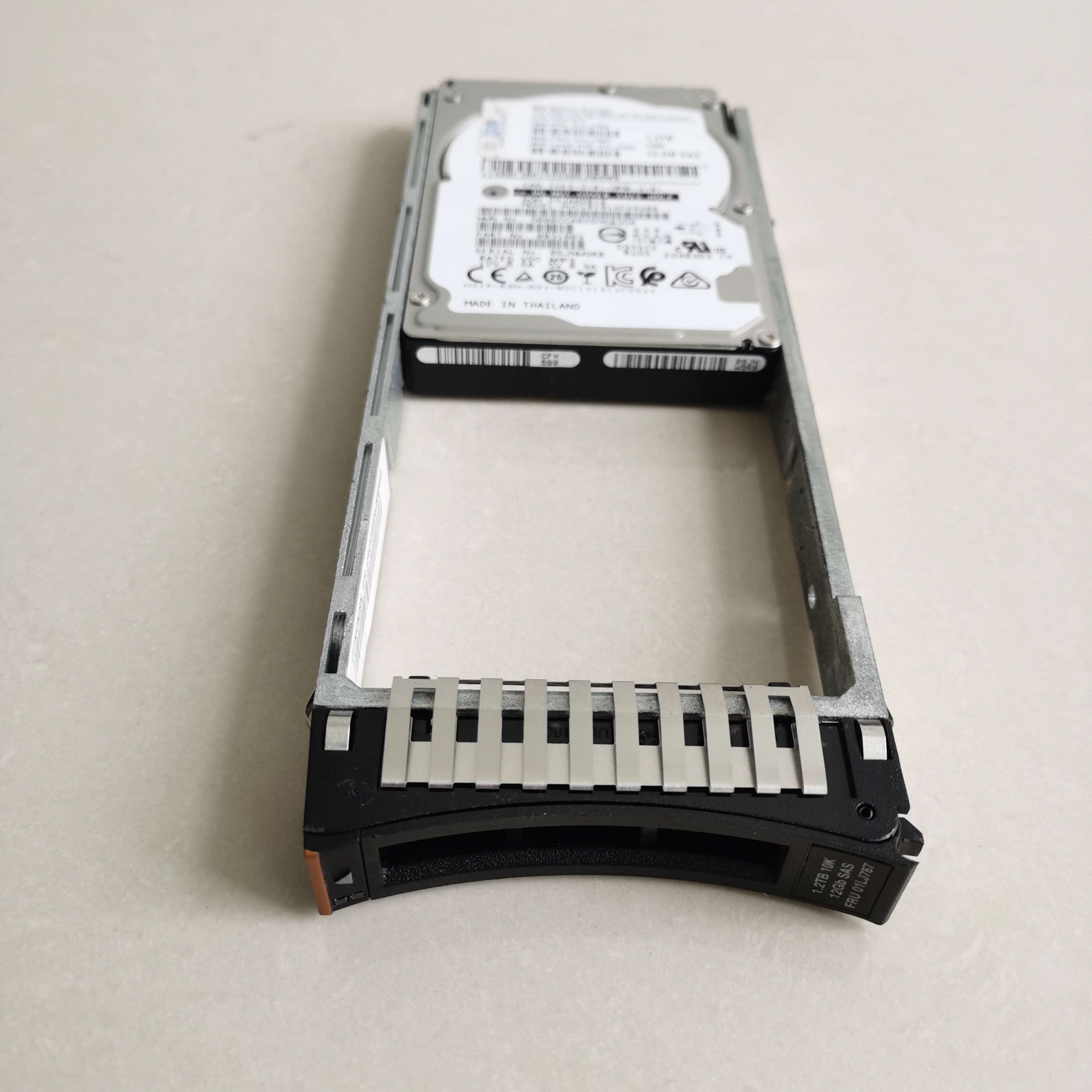 IBM V7000G2存储硬盘 1.2T 10K 2.5 SAS 12GB 01LJ794 01LJ787
