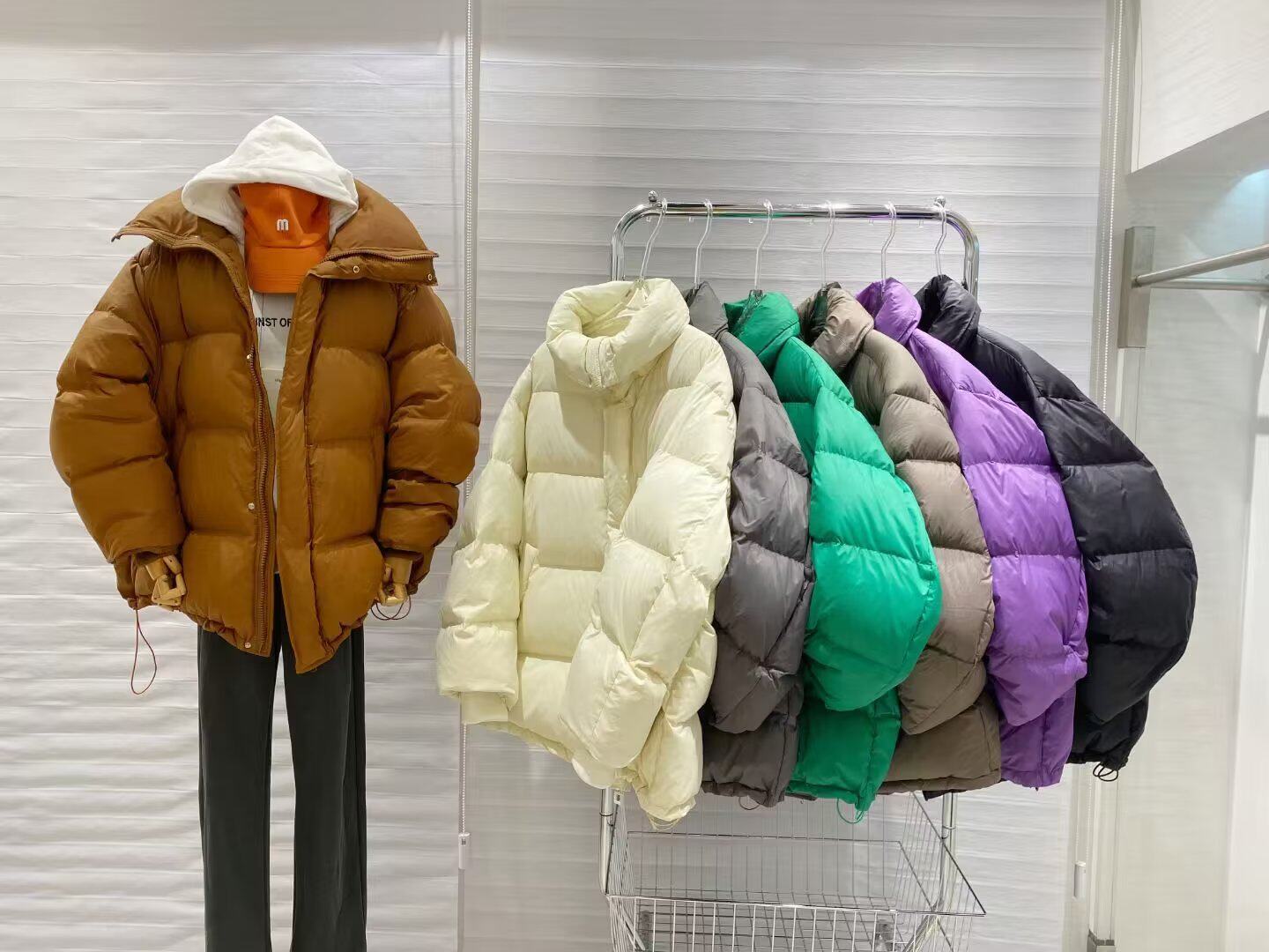 时尚中长款立领面包服白鹅绒