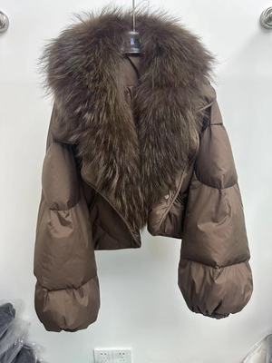 90羽绒服短款大毛领洋气价优