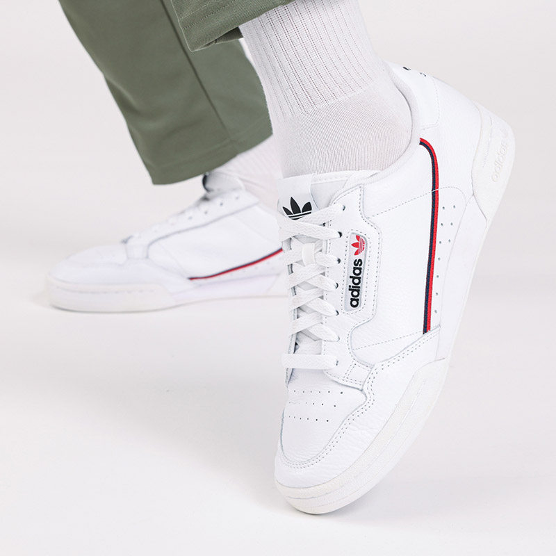 Adidas阿迪达斯男女运动休闲板鞋