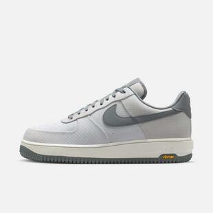 Nike耐克 AIR FORCE 1男子舒适简约复古休闲低帮板鞋IH1943-100