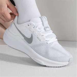 Nike耐克女鞋2023秋款ZOOM轻便低帮透气运动休闲跑步鞋DJ7884-101