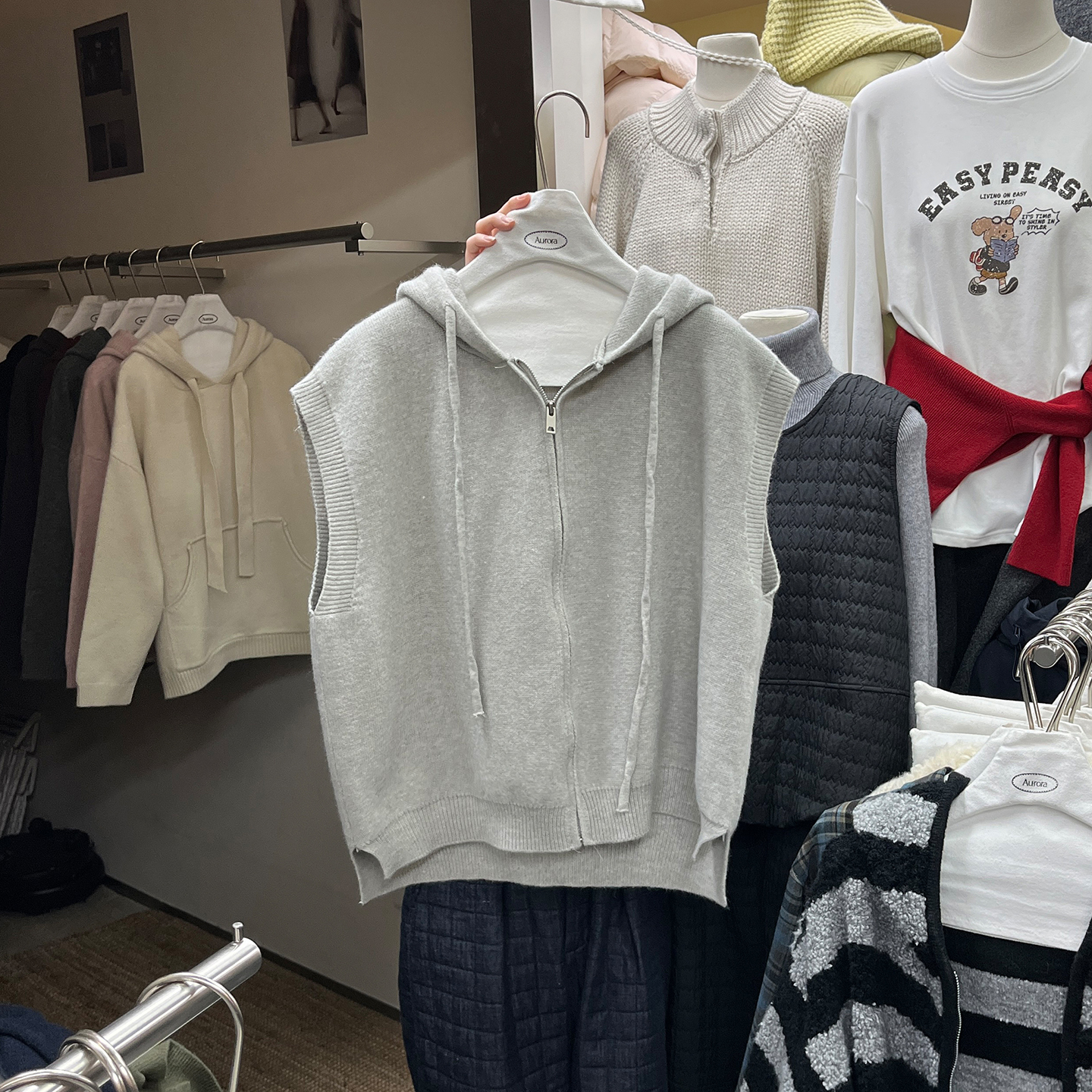 纯色开叉短款连帽拉链毛衣马甲