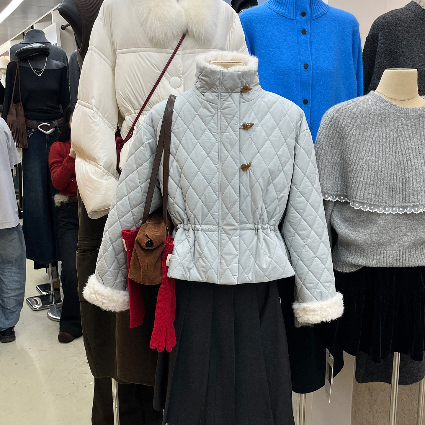 牛角扣羊羔毛外套女洋气独特上衣