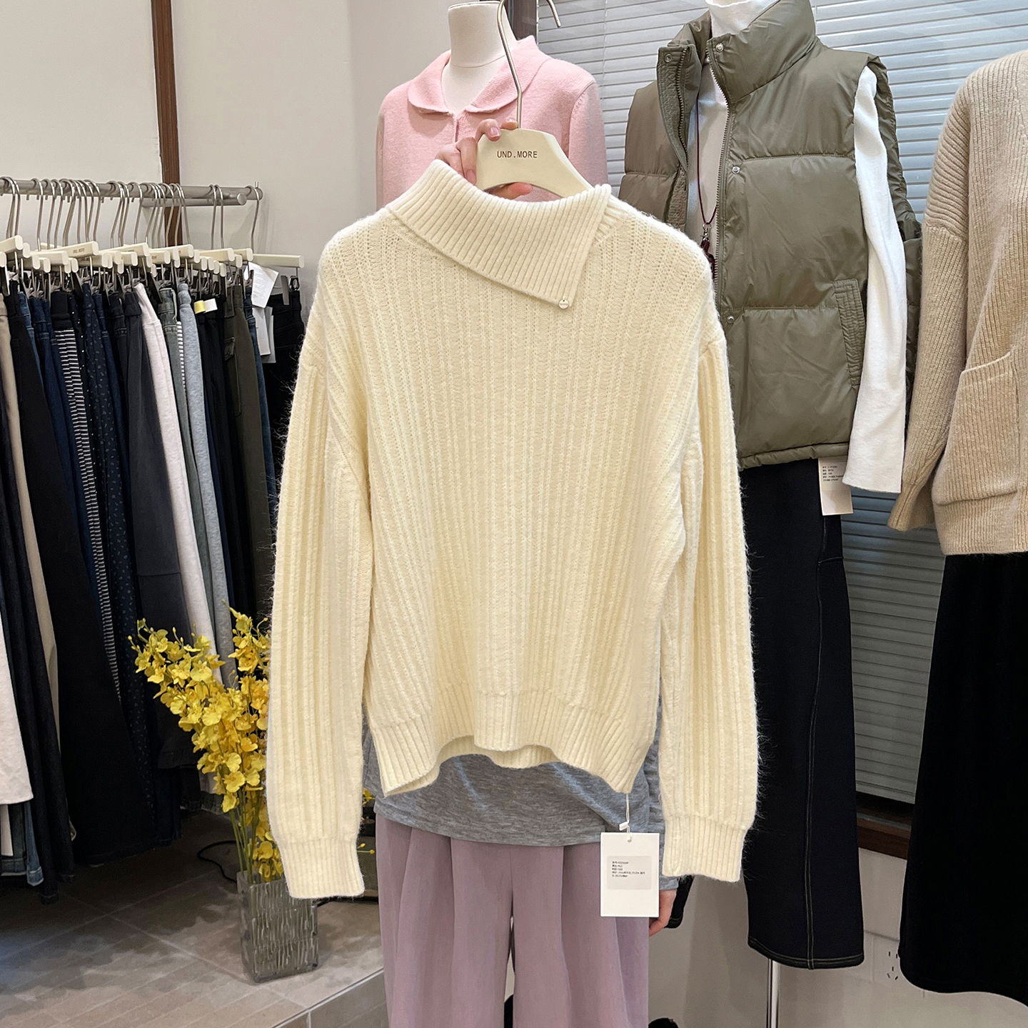 设计感不规则高领套头毛衣女