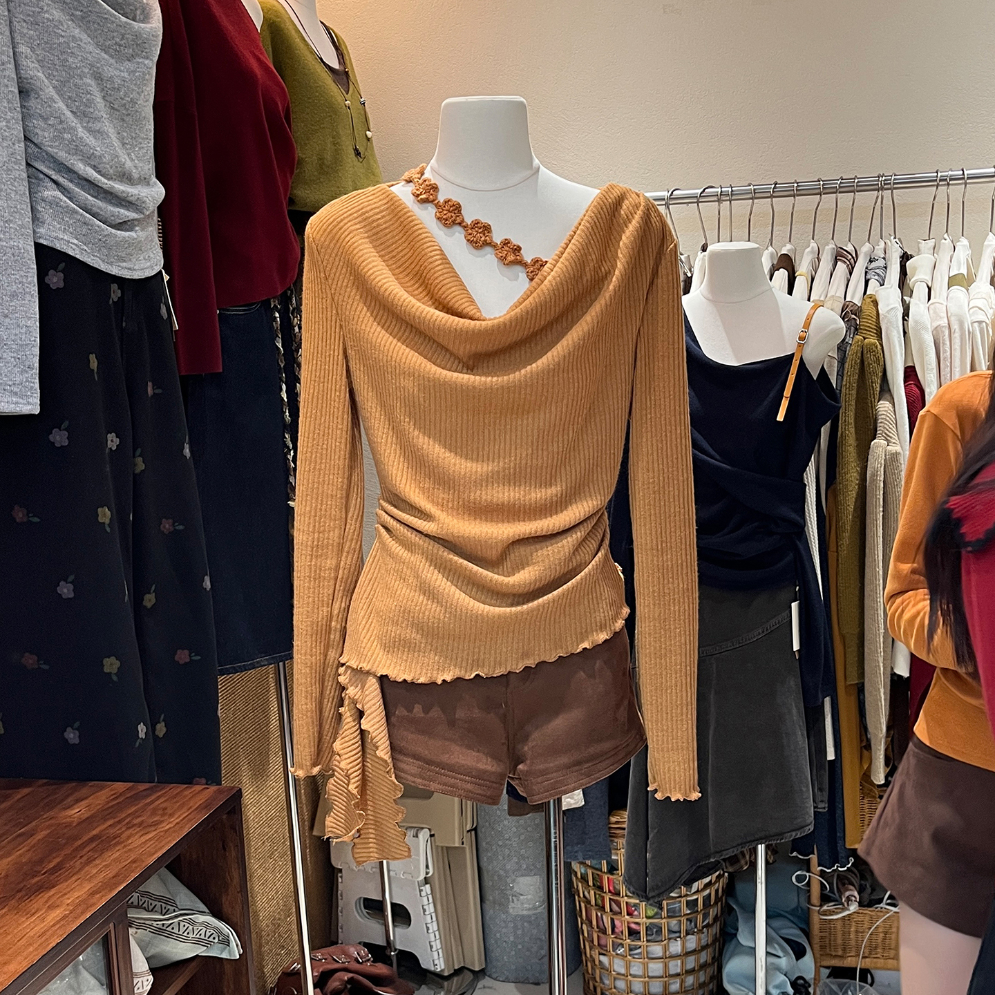 波浪边荡领针织衫洋气上衣