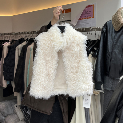 皮毛一体短款气质毛绒马甲外套