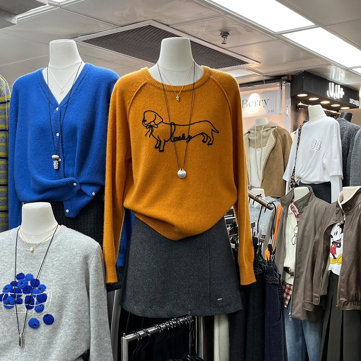 上衣洋气狗狗刺绣圆领毛衣
