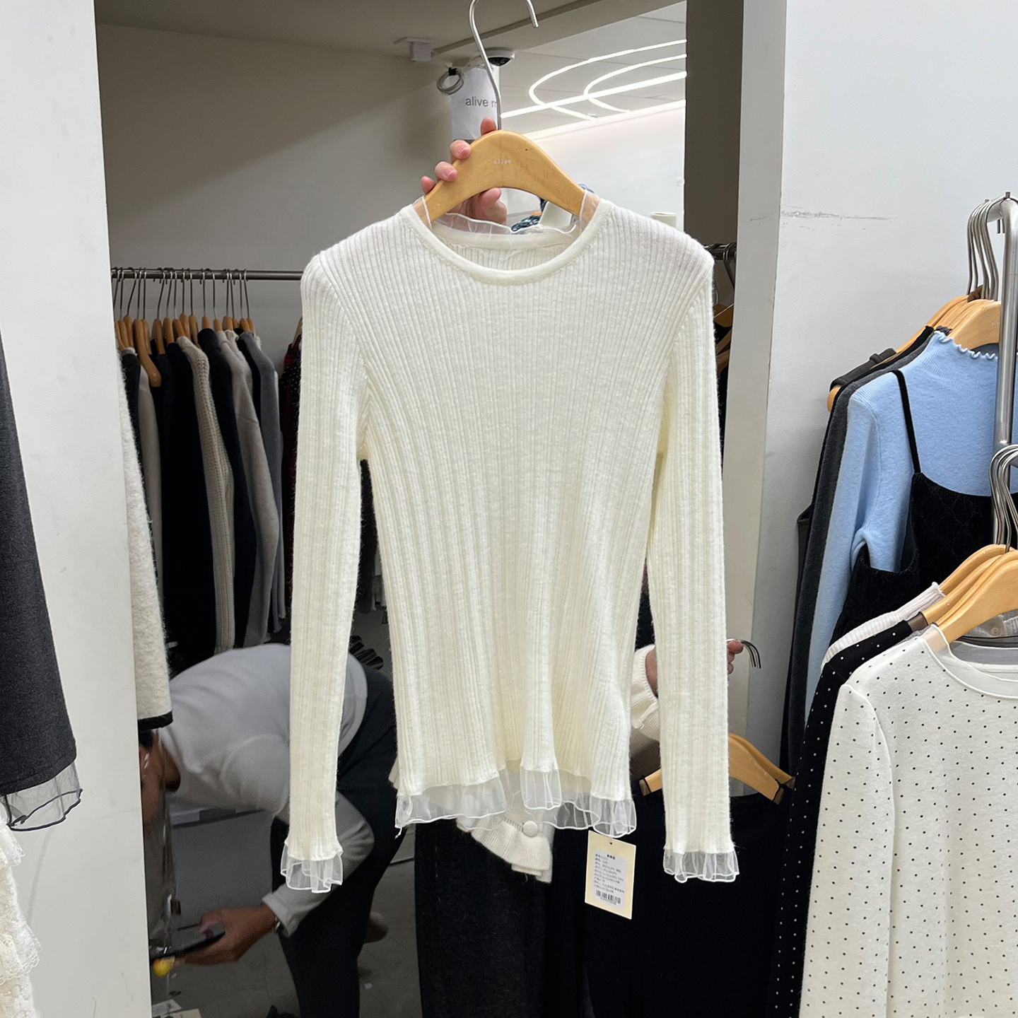 网纱拼接正肩修身打底针织衫女