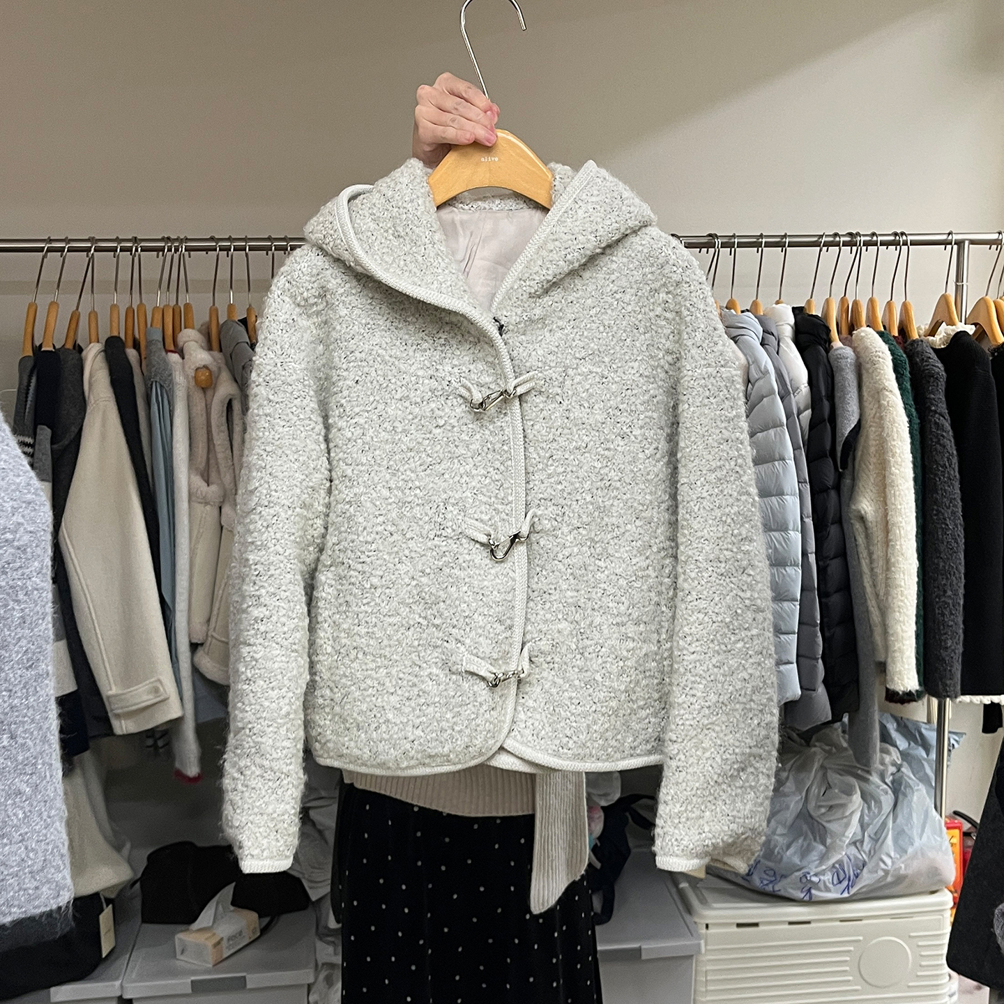 宽松设计感系扣连帽羊羔毛外套