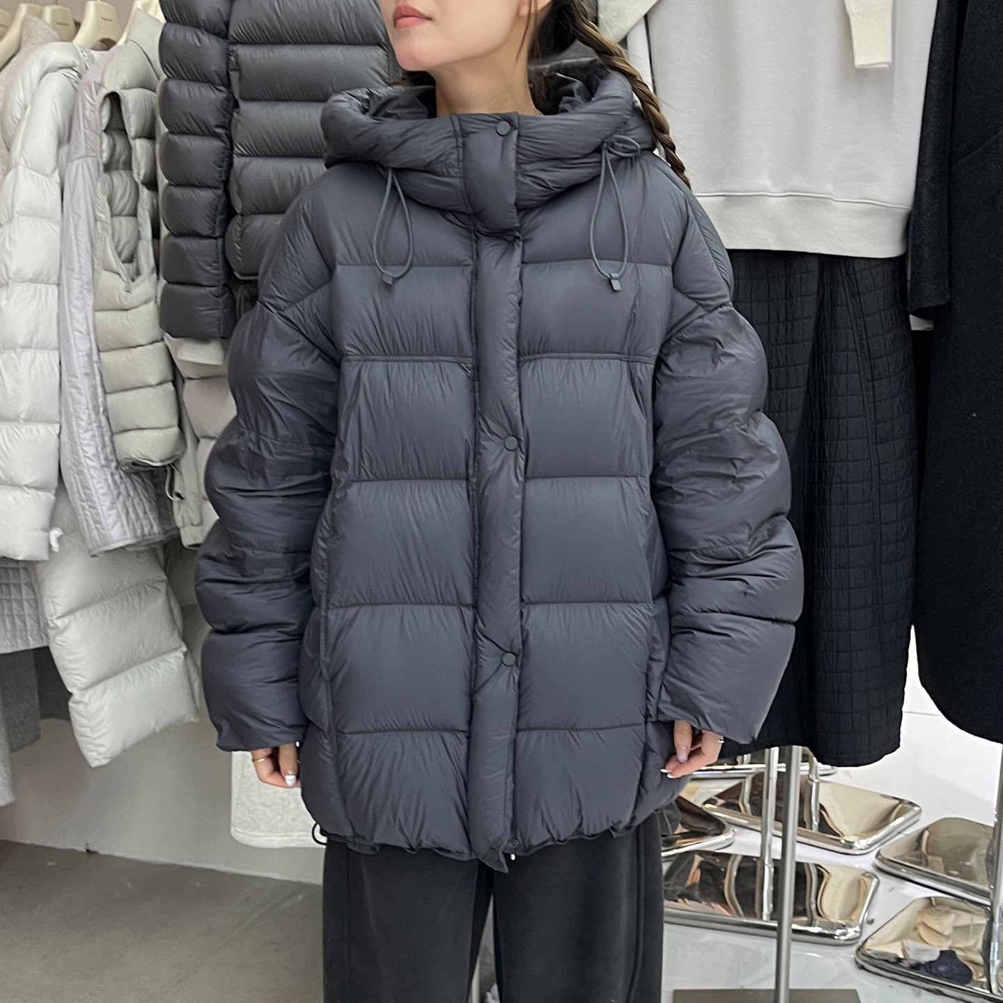 宽松中长款连帽白鸭绒羽绒服女