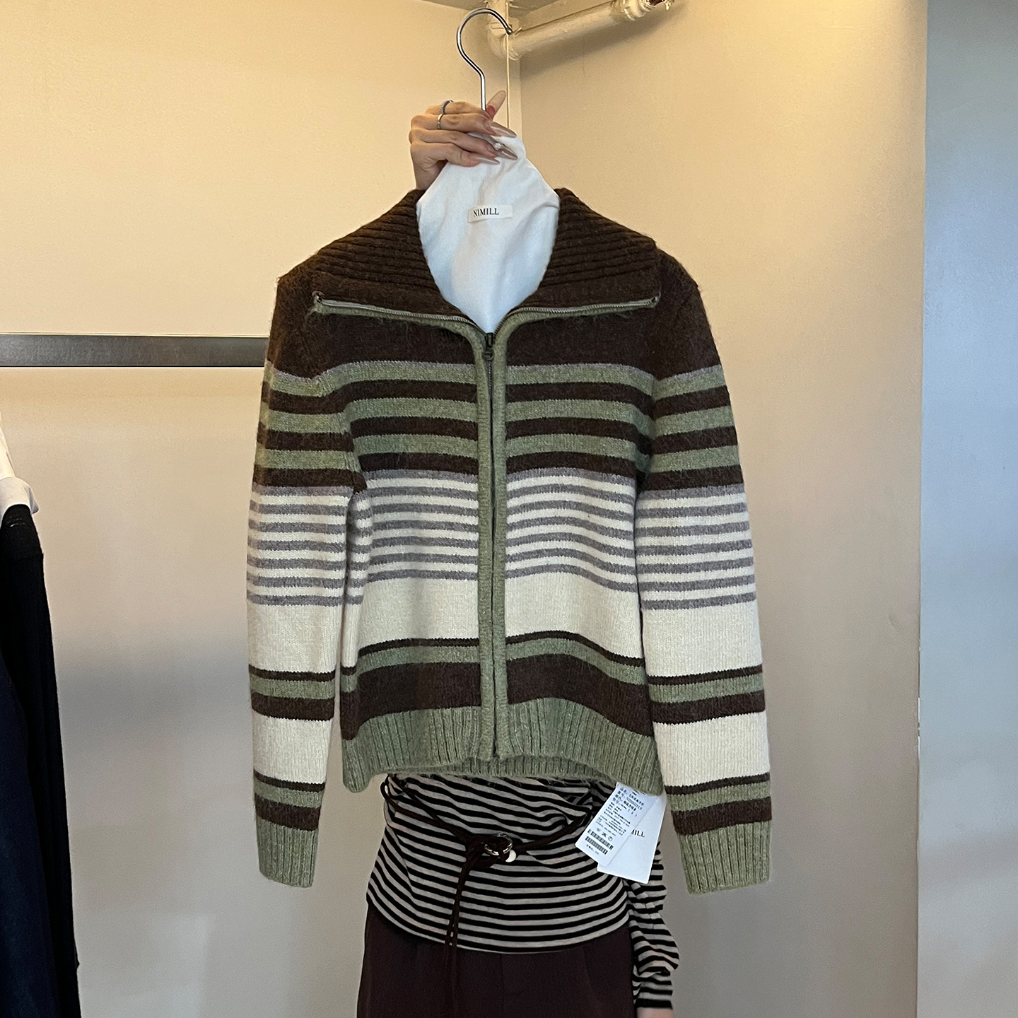 NIMILL十三行女装2025新款韩系秋季流行风格宽松条纹拉链毛衣外套