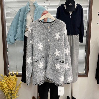 慵懒风撞色碎花毛衣开衫外套