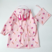 新2026日系卡通薄款 速干雨衣透气男女学生幼儿园防水书包位长雨披