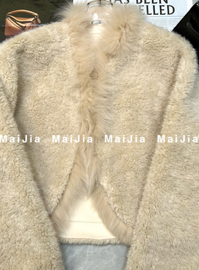 阅悦轻奢仿狐狸毛领茧型仿羊羔毛短外套J284