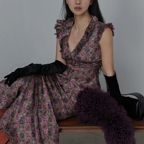 滩羊毛皮草披肩人丝团花中式套装