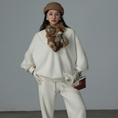 性感斜肩一字领加绒保暖V领宽松奶白色超柔卫衣套装 微喇裤 两件套