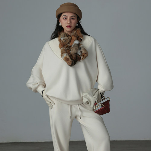 一字领加绒宽松休闲阔腿裤白套装