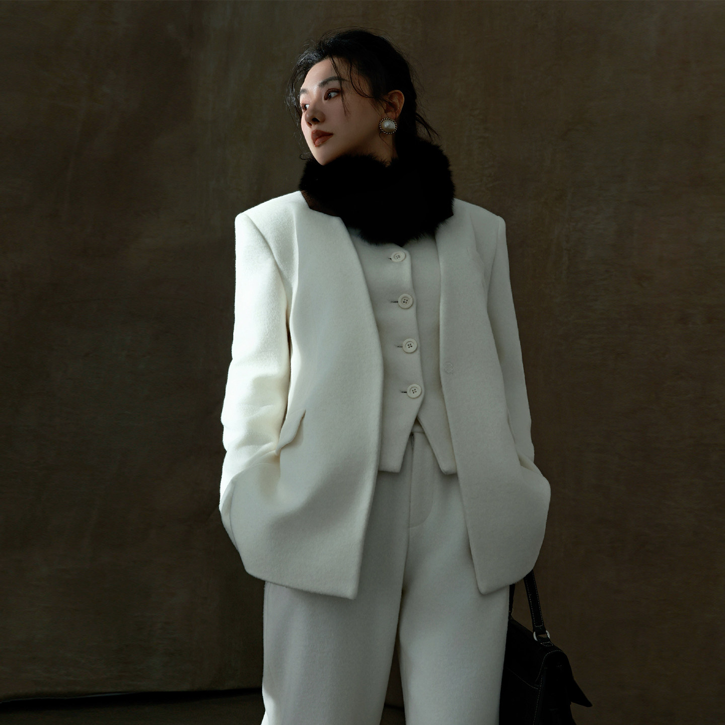 TWANG实用主义白色摩登穿搭羊毛马甲长袖V领西装长裤三件套装秋冬