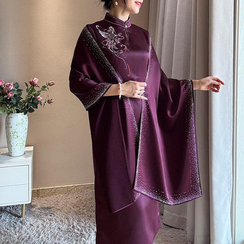 紫红色高端醋酸缎面披肩外搭年轻喜婆婆妈妈婚礼搭配旗袍礼服薄款