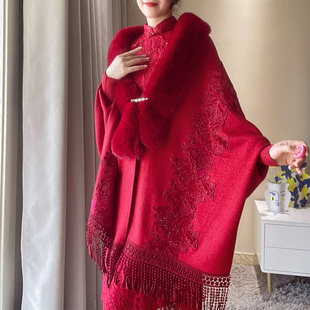 红色婚宴妈妈披肩婚礼喜婆婆旗袍外搭毛领流苏带袖外套冬长款刺绣