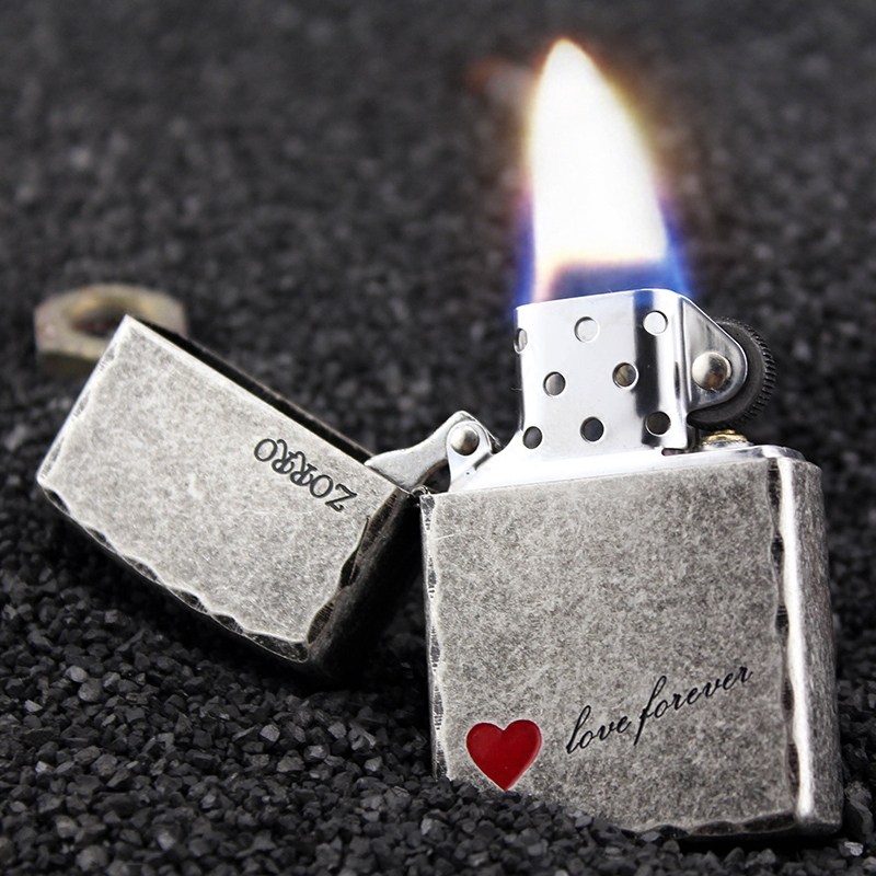 正品佐罗ZORRO打火机煤油防风 复古老式仿古银红心情人节礼物男在类目 ZIPPO/瑞士军刀/眼镜, 品牌打火机及配件, 其它, 煤油打火机中 - 来自Buy2taobao.com提供专业的淘宝代购服务