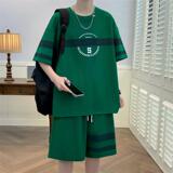 绿色