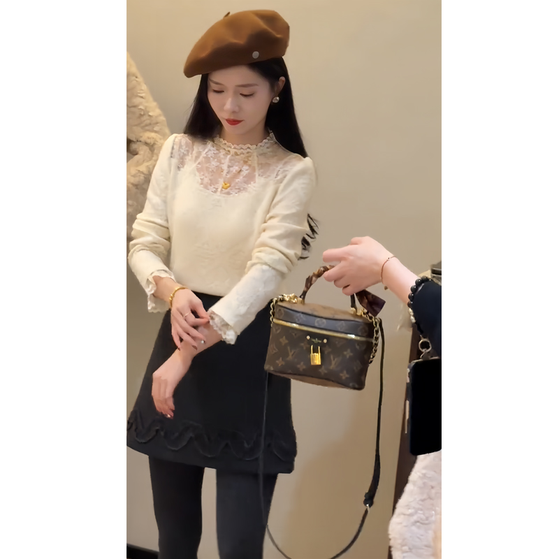 蕾丝拼接打底衫设计感半身裙套装