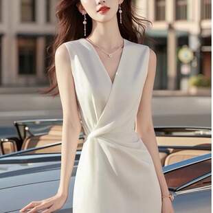 法式白色无袖连衣裙2026新款女夏季轻奢高级感极简超好看气质裙子