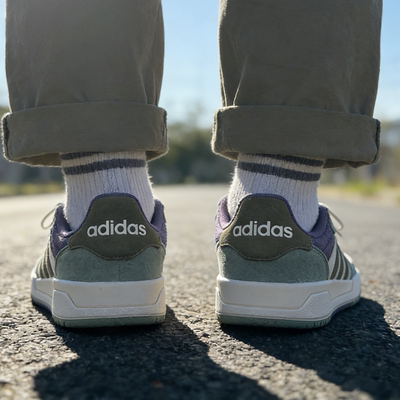 adidas阿迪达斯男女复古百搭运动休闲鞋翻毛皮拼色浅绿板鞋JR8322