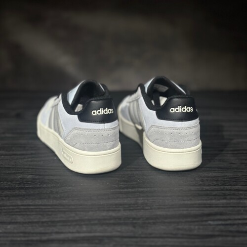 adidas/阿迪达斯男夏低帮经典少年感复古篮球风板鞋JR8327