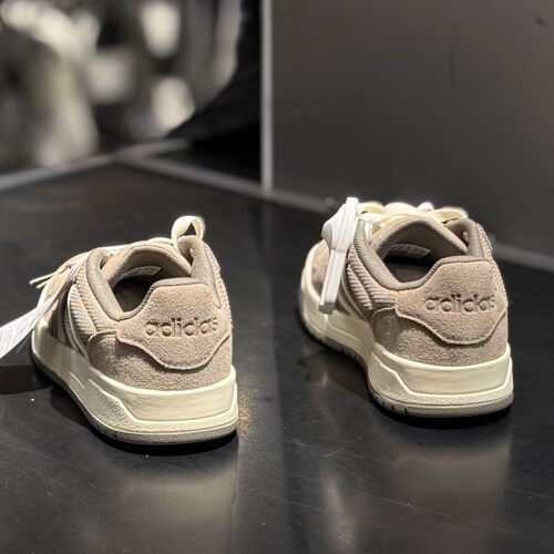 adidas/阿迪达斯秋冬男低帮舒适经典时尚低帮复古板鞋KI8457