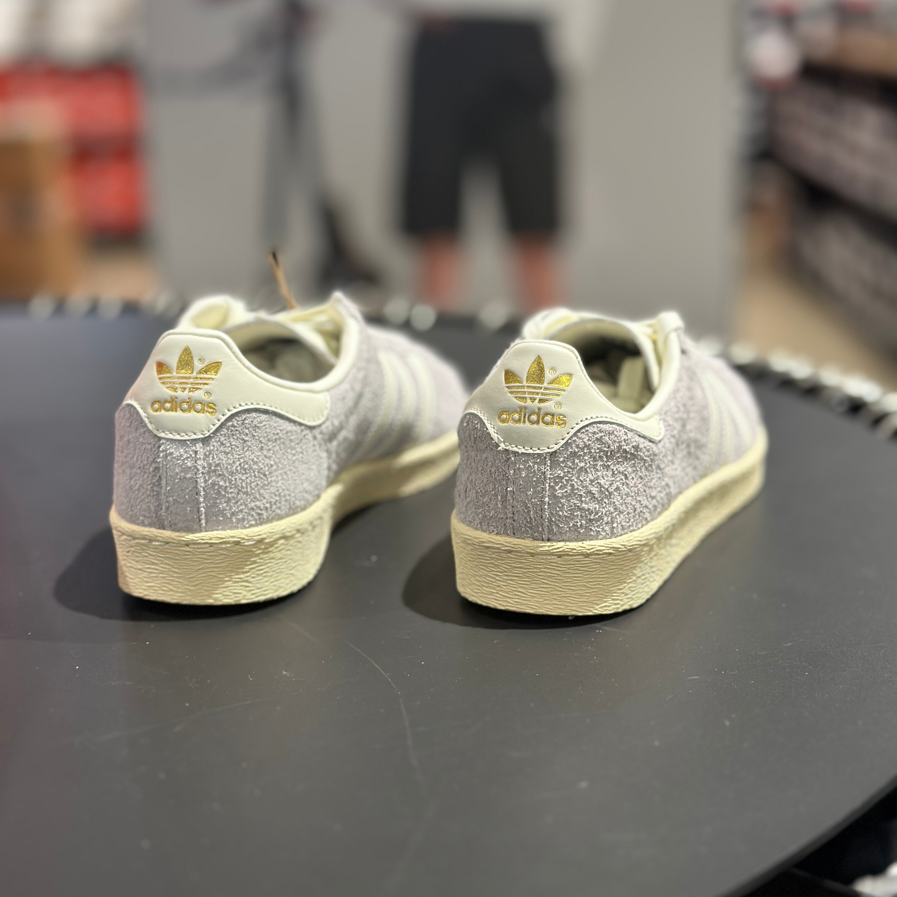 adidas/阿迪达斯男夏季板鞋低帮翻毛皮经典舒适休闲运动鞋JS0807