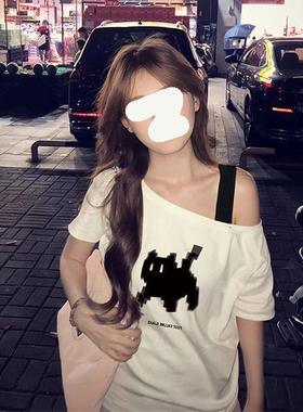 2025新款韩版百搭显瘦斜肩短袖T恤设计感小众修身辣妹短款上衣潮