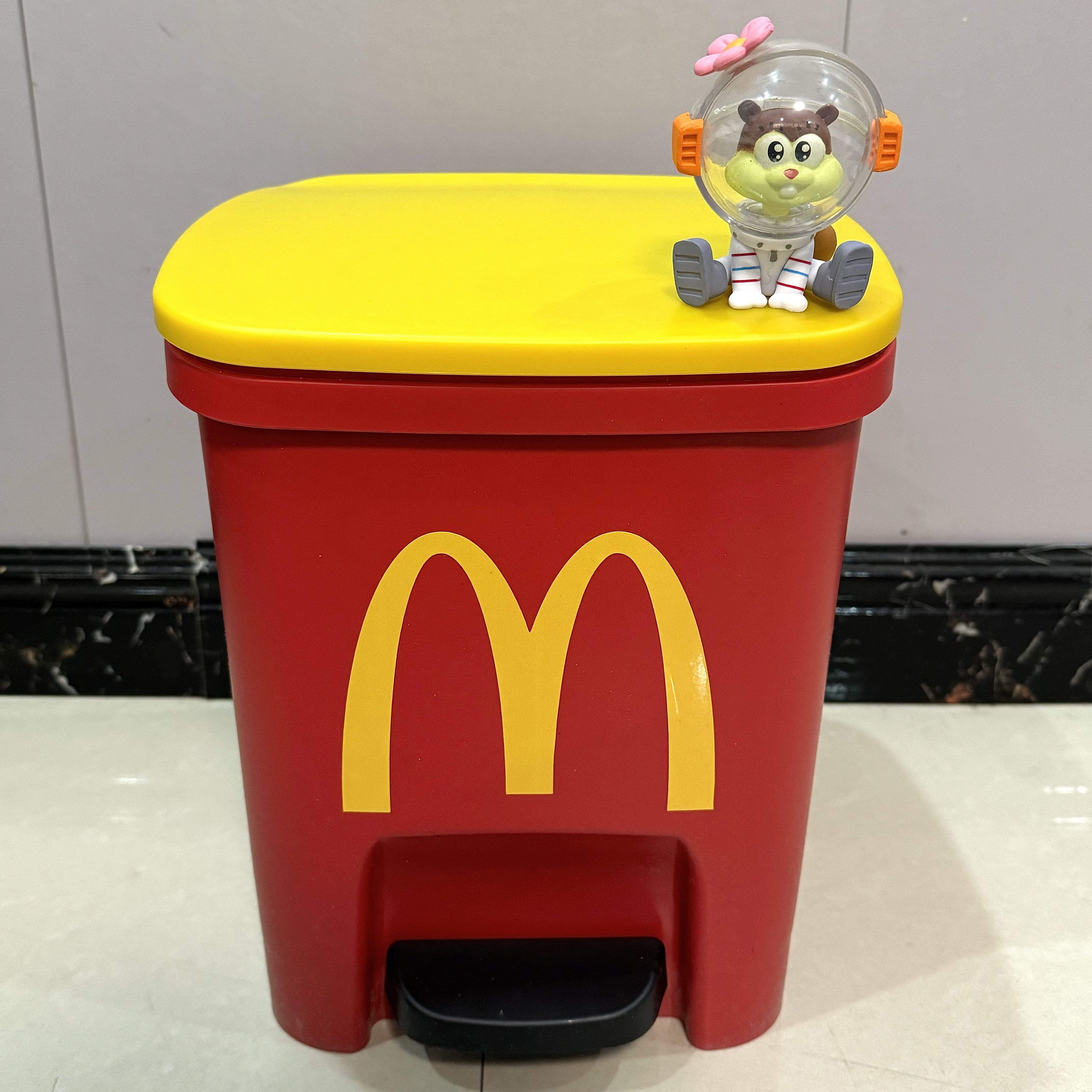 麦当劳汉堡珊迪垃圾桶家用客厅可爱卡通脚踏带盖卧室儿童玩具收纳
