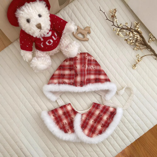 新年款宝宝满月宴 红格子蝴蝶结毛毛领新年口水巾帽子套装