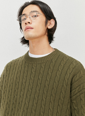 UNICA HOMME/美式学院风_款软糯简约圆领套头绞花针织毛衣男