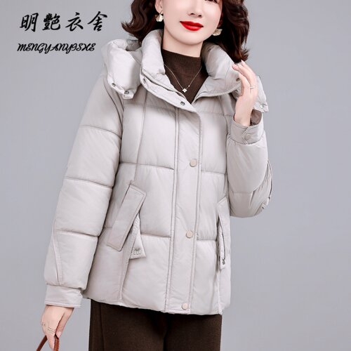 高端羽绒棉服中老年女2026新款冬季短款小个子连帽加厚妈妈装外套