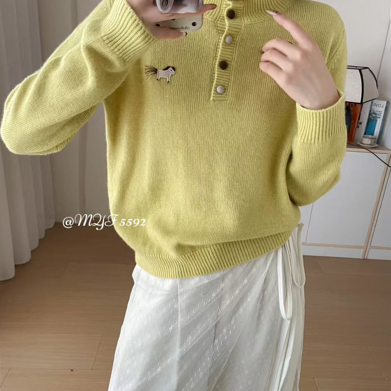 高端欧货冬季新款时尚减龄卡通刺绣翻领半纽扣羊毛针织衫上衣MYF