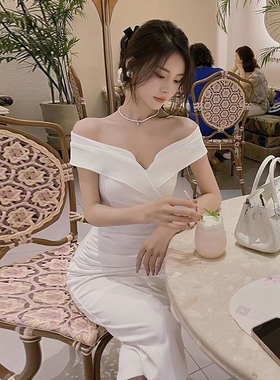 白色一字领垂感派对裙包臀中长款小礼服女平时可穿过膝显瘦连衣裙
