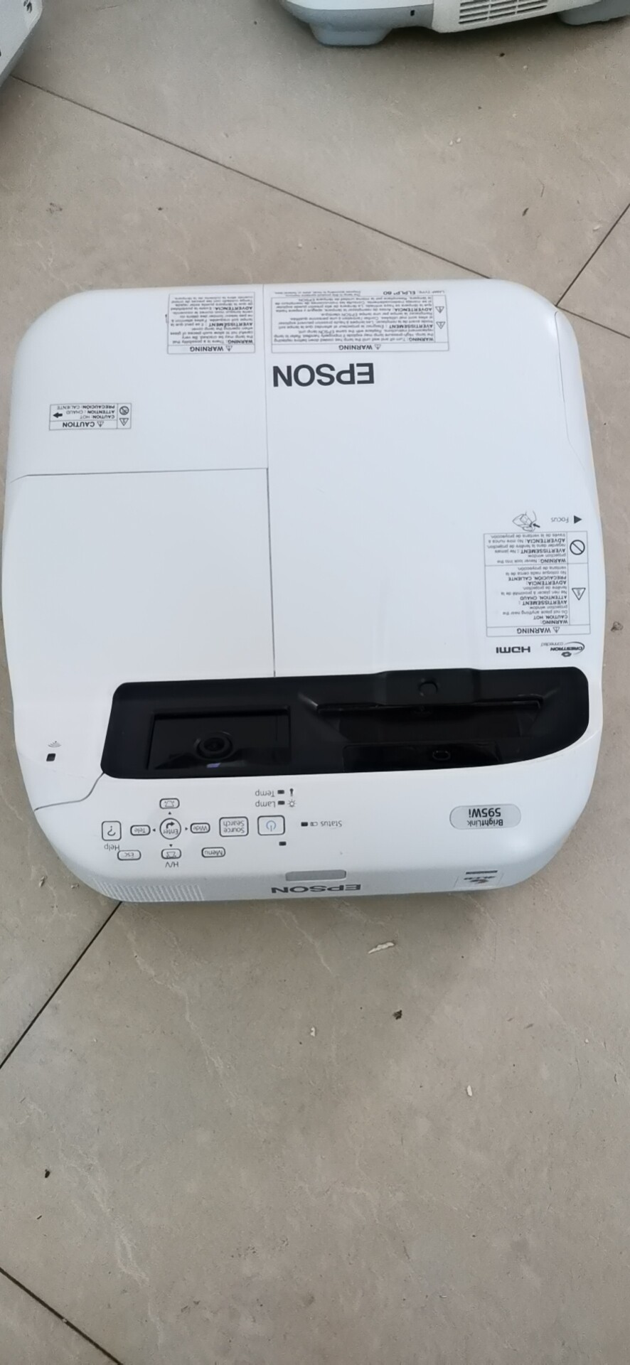 爱普生高清短焦折射式投影机485wi  585高清1280-800分辨率