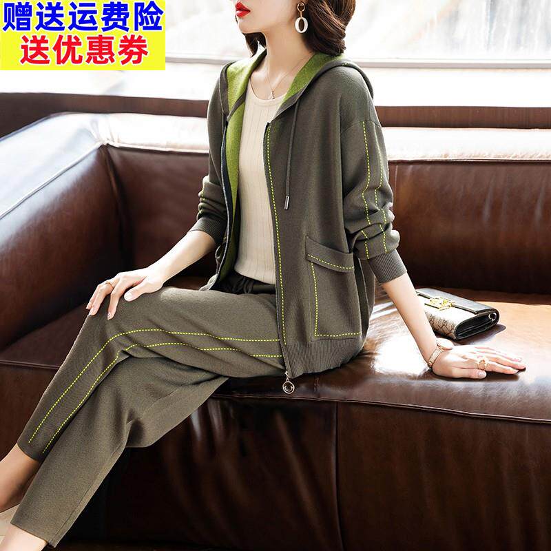 中年妈妈春装运动服套装2026新款休闲厚棉外套中老年女春秋两件套