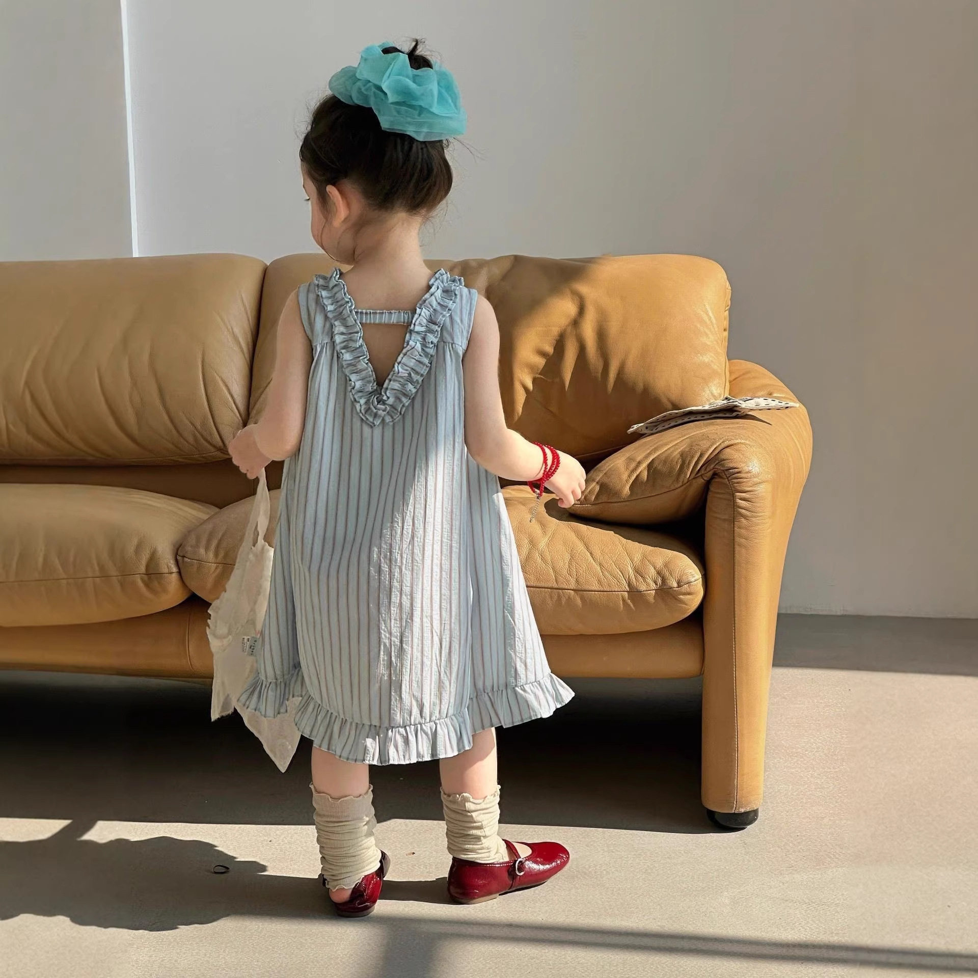 韩版童装女童连衣裙2026夏款裙子洋气蓝色竖条纹露背背心裙公主裙图片