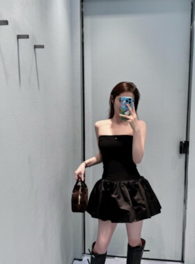 TT OF Girl 甜酷辣妹 黑天鹅徽标抹胸缎面蓬蓬质感千金小黑裙