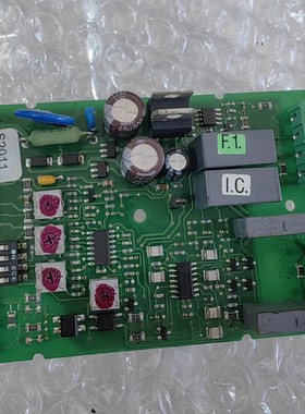 CAREL卡乐 PCOUMI2000 空调控制器 拆机件