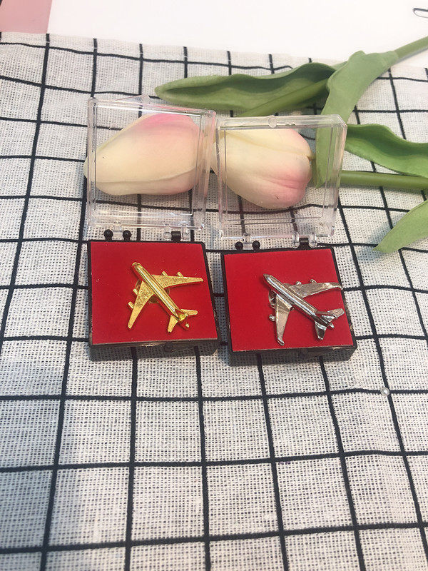创意小飞机徽章标志航空公司胸章徽章衣服包包装饰别针