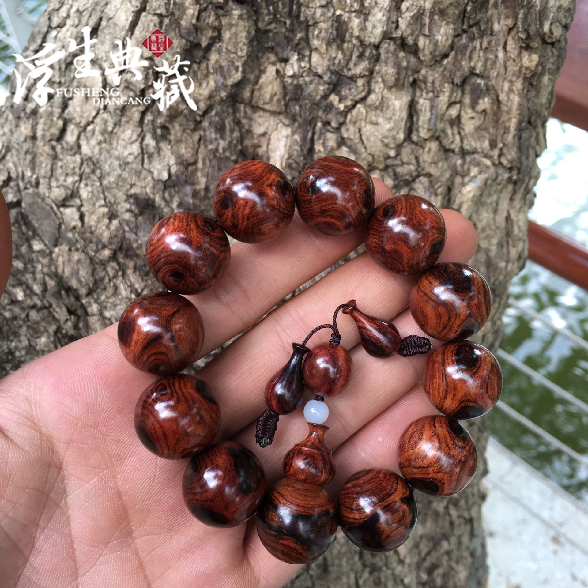 海南黄花梨手串男2.0鬼脸对眼瘤疤紫油梨佛珠盘玩古玩收藏工艺品