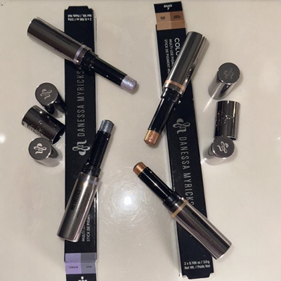 预*定Danessa Myricks双头眼影棒脸颊唇部多用高光提亮腮红口红3g